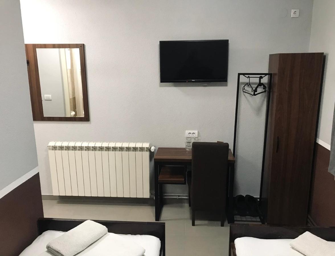 Garni Djerdan Hotel Kraljevo Exterior foto