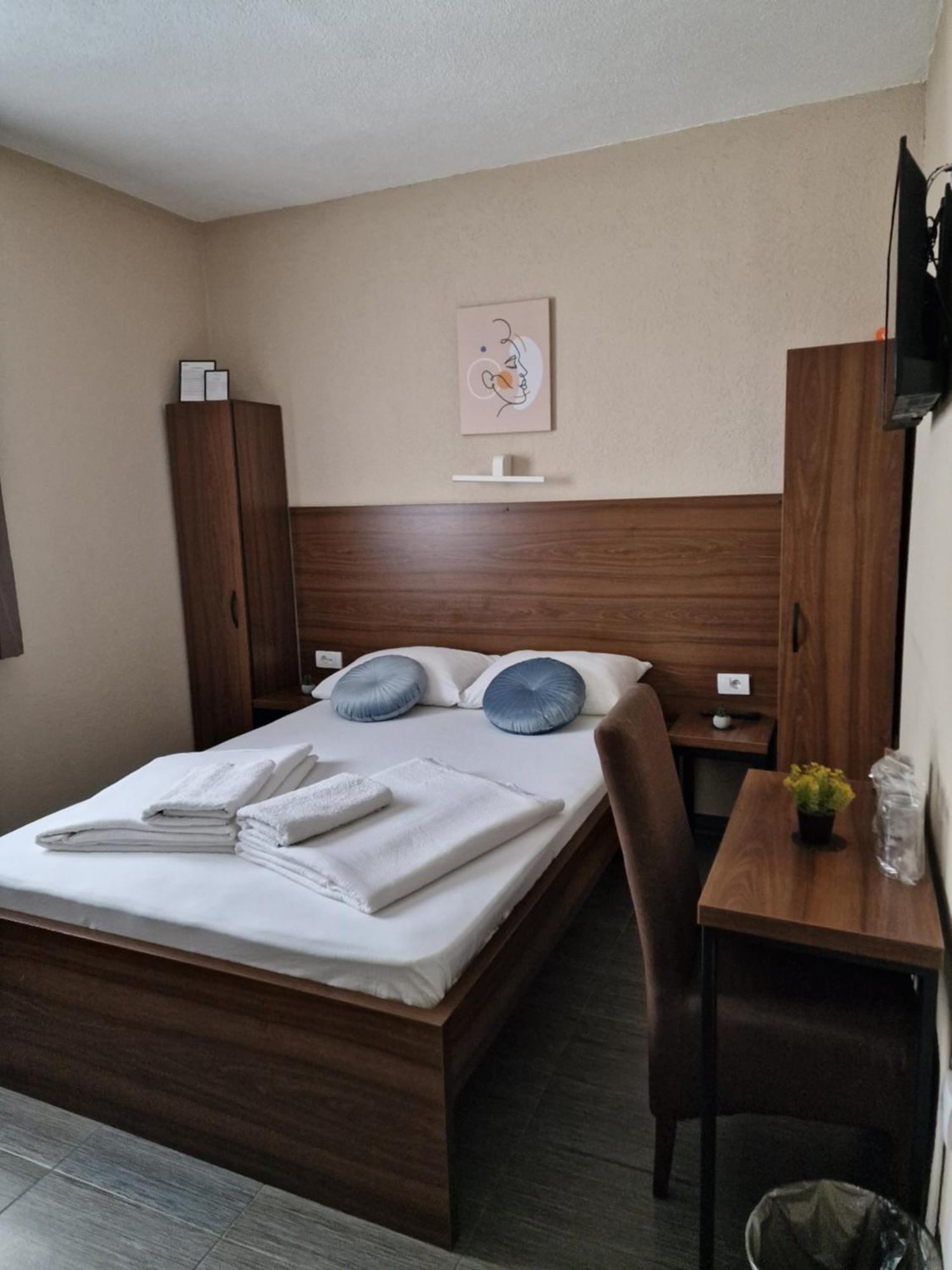 Garni Djerdan Hotel Kraljevo Exterior foto