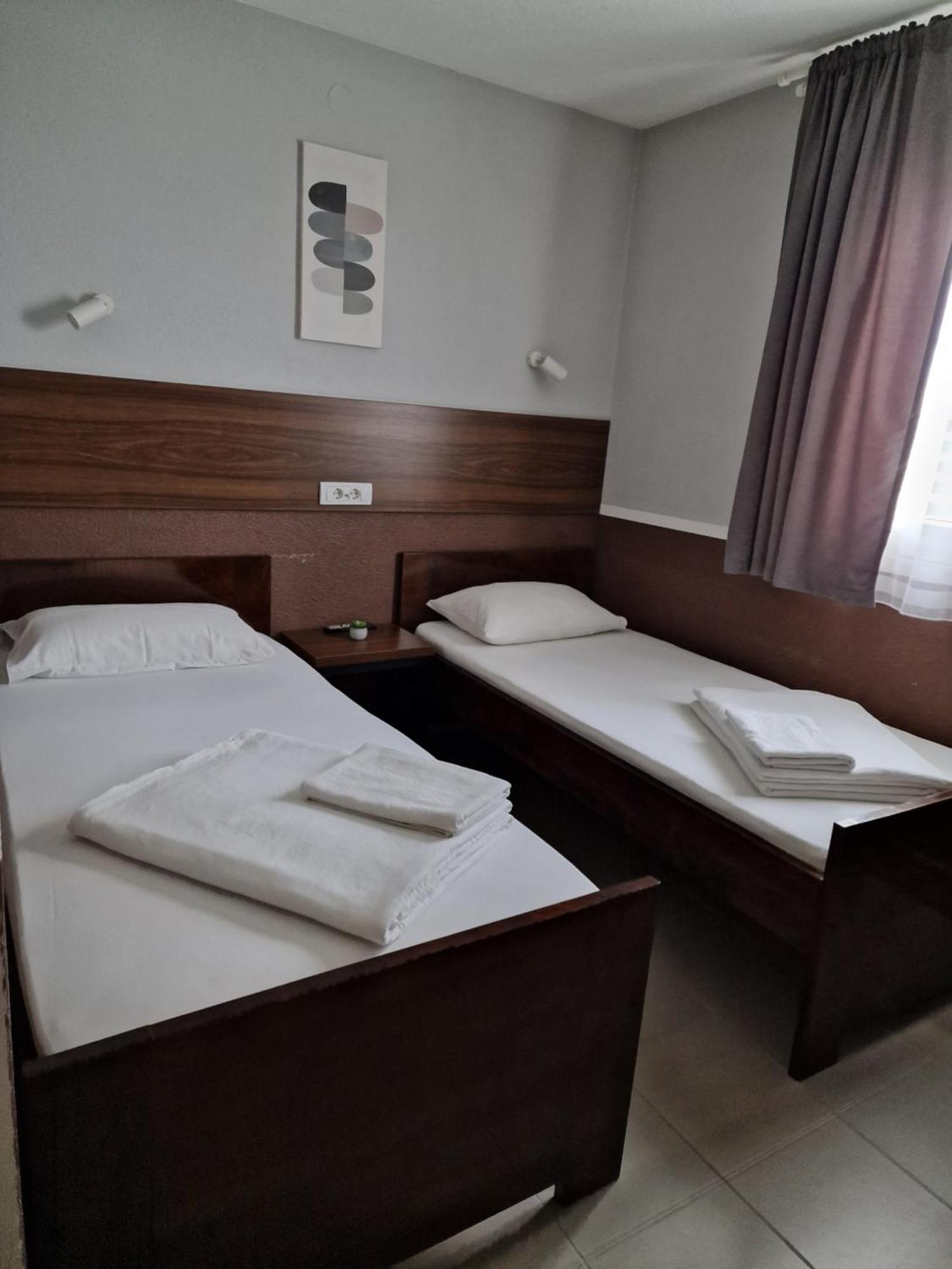 Garni Djerdan Hotel Kraljevo Exterior foto